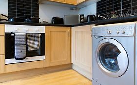1-Bedroom Apartment With Balcony, Hoddesdon